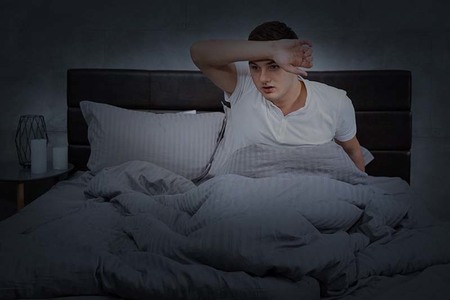 JAK WYSYPIAĆ SIĘ PODCZAS UPAŁÓW? JAK WYSYPIAĆ SIĘ PODCZAS UPAŁÓW?