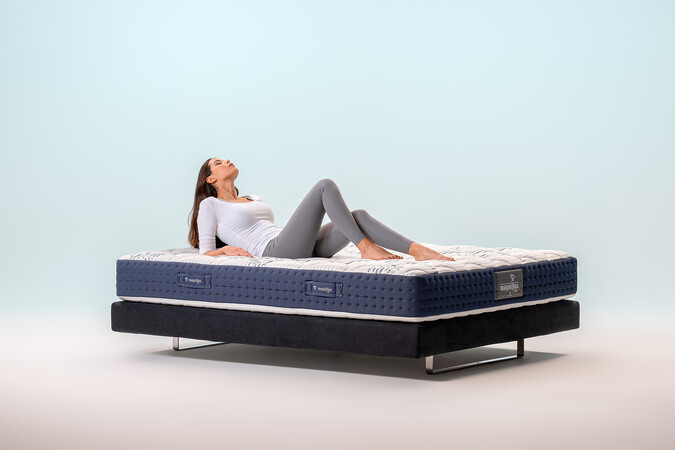 Czy można spać na nowym materacu piankowym po rozpakowaniu?