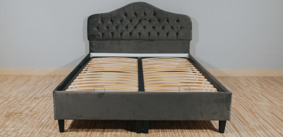 rama łóżka bez materaca