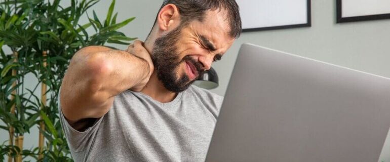 Zwyrodnienie kręgosłupa szyjnego - jak spać z tą dolegliwością?